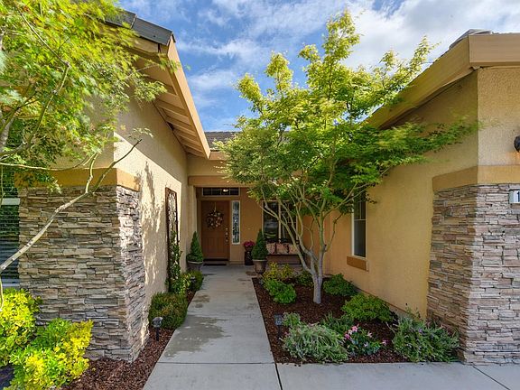 3rd image of 1872 San Esteban Cir