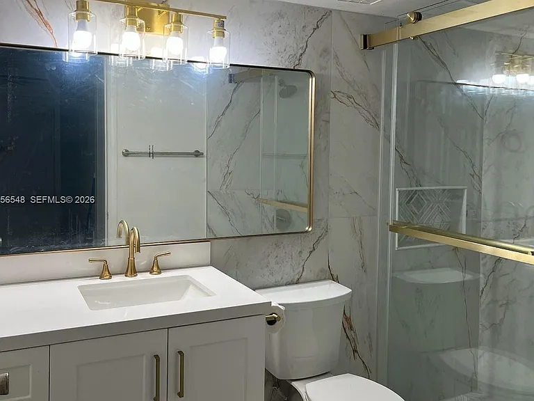 1000 W Horatio St #114 — Photo 72