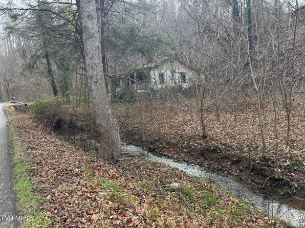 3713 Manville Rd, Gate City, VA 24251