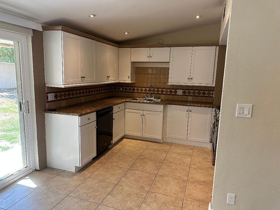 2nd image of 72797 Sierra Vista Dr