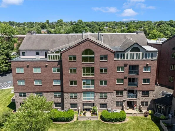 104 Mercer Ct APT 15-6, Frederick, MD 21701