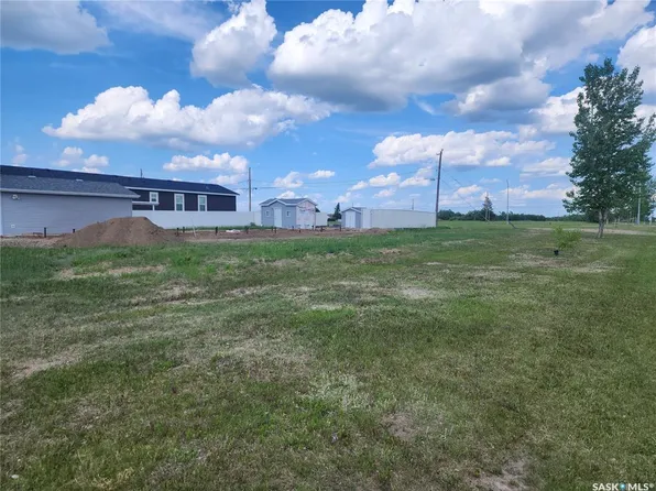 102 Montreal STREET, Melville, SK S0A 2P0