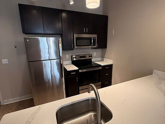 5th image of 124-128 W Union Blvd #201
