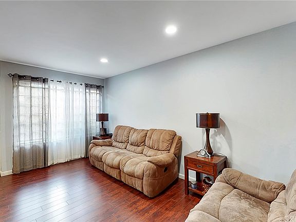 4th image of 9800 Vesper Ave Unit 99