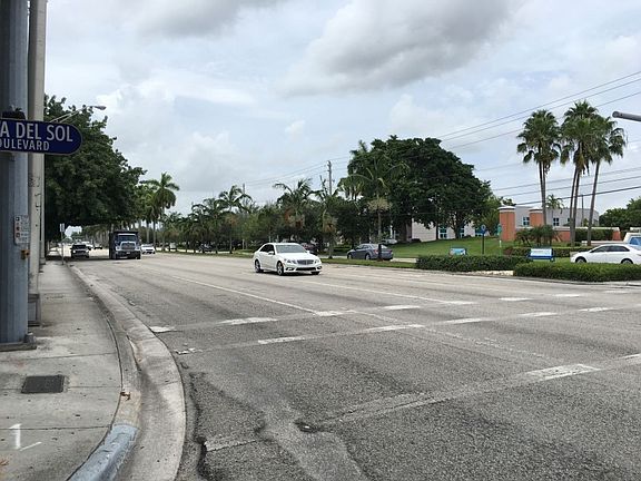 4th image of 3960 Estepona Ave