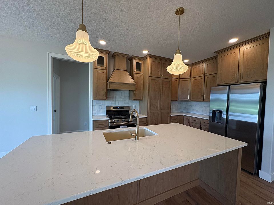2220 Golfview Dr, Auburn, IN 46706 | MLS #202616224 | Zillow