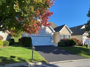 6 Glenmoor Cir, Easton, PA 18045