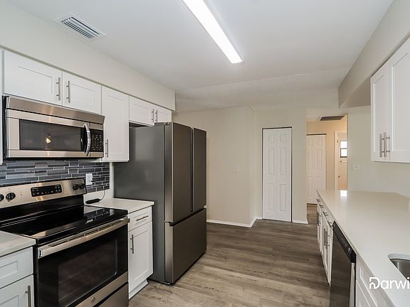 2nd image of 208 New Hope Rd