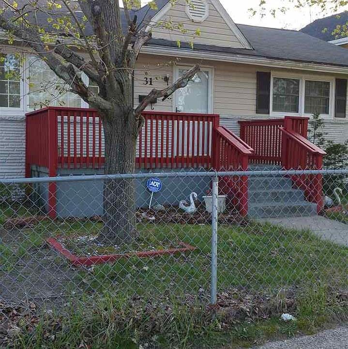 2nd image of 31 Pacific Ave