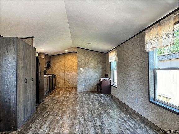 5th image of 2035 Hemstreet Rd