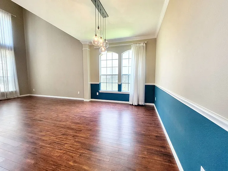 1617 Sunterro — Photo 7