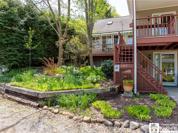 107 Mina Edison Dr, Chautauqua, NY 14722