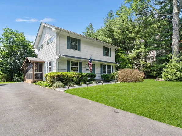 34 E George Avenue, Pearl River, NY 10965