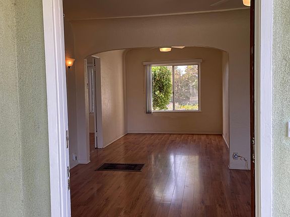 3rd image of 5825 Troost Ave