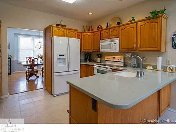 5th image of 5911 E Coventry Cir