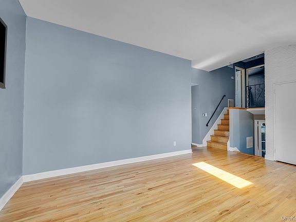 4th image of 336 W 23rd Street