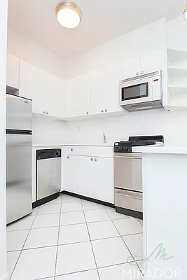 Rented by Mirador Real Estate | media 4