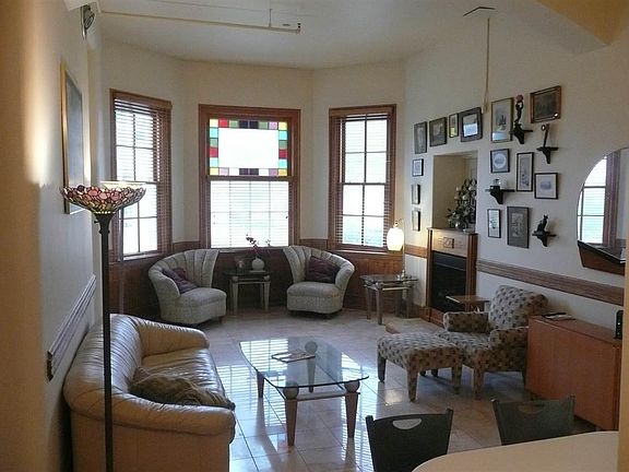 5th image of 810 Cottageview Dr Suite 201
