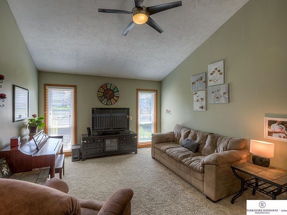 5th image of 12811 Olive St