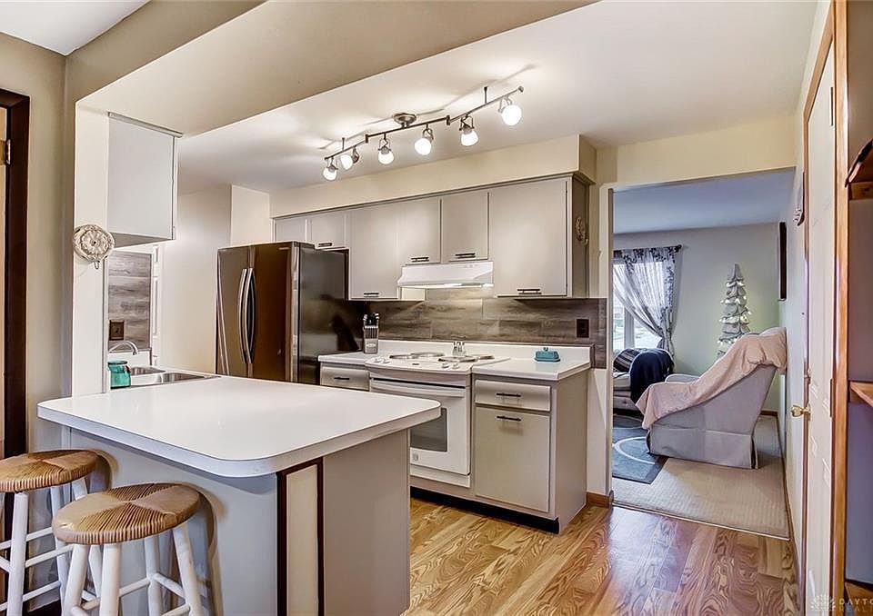 1st image of 307 Eller Ave