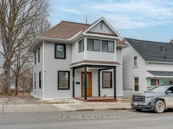 97 Madawaska St, Arnprior, ON K7S 1S2