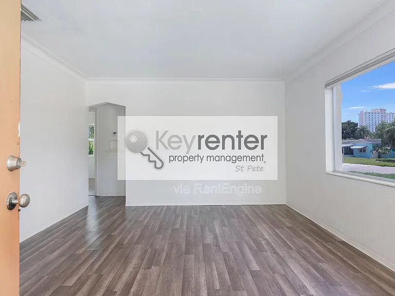 441 57th St N — Photo 5