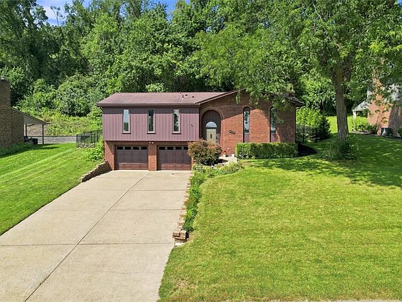2nd image of 628 Ray Dr