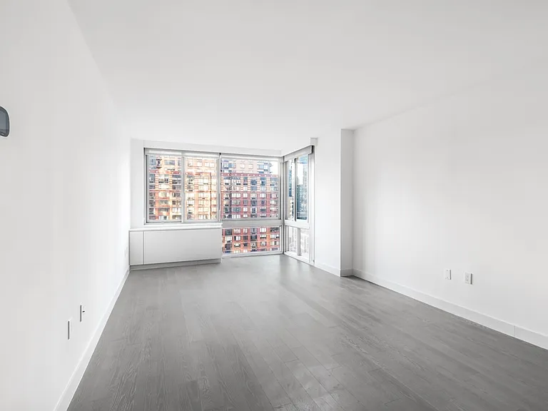 101 W End Ave #9N — Photo 1
