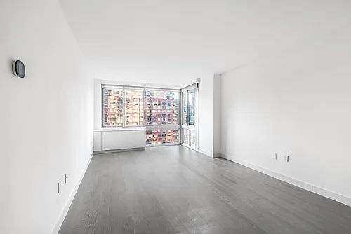 101 W End Ave Photo 1