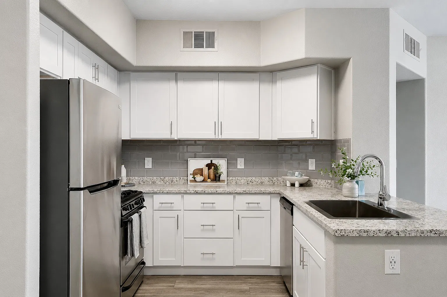 Horizon Ridge Apartments — Photo 2