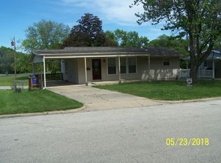 28 Glenview Dr, Decatur, IL 62521