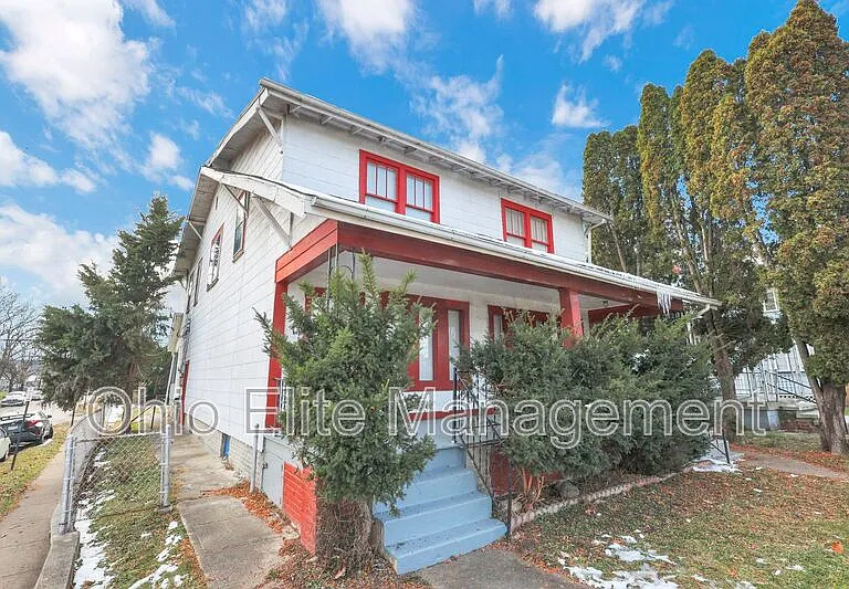 2709 Sullivant Ave — Photo 4