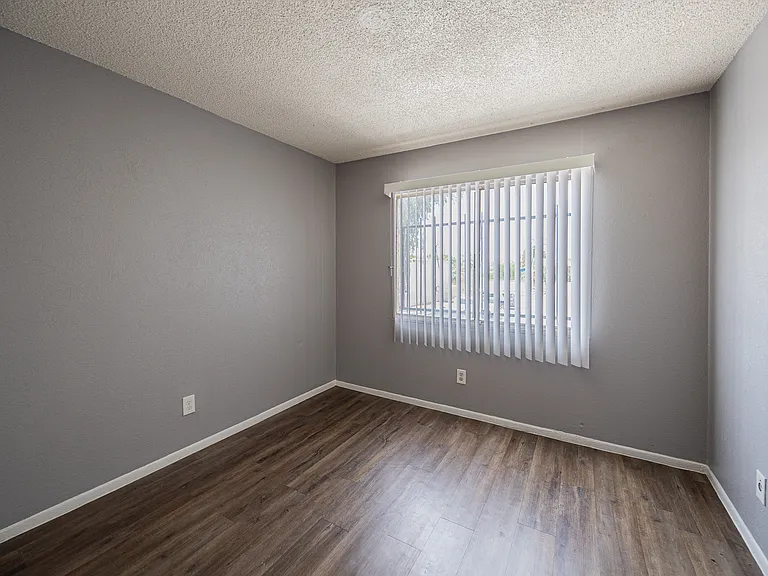 5414 W Lynwood St — Photo 14