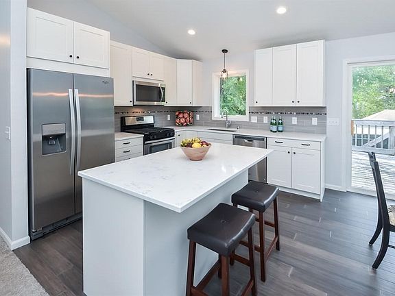 Completely Remodeled Kitchen! Quality Materials and Workmanship!