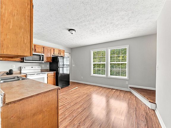 3rd image of 122 River Tanmer Way