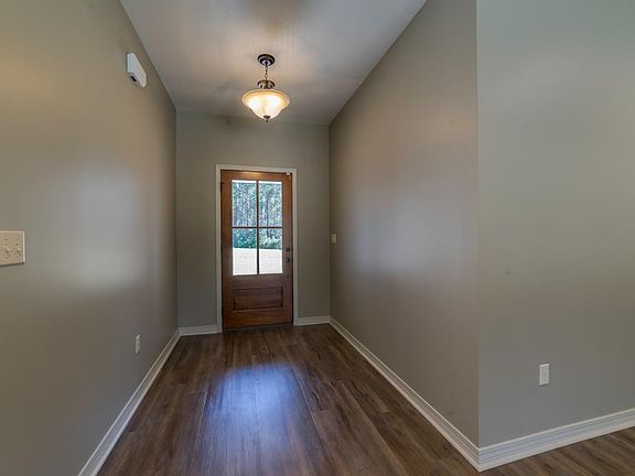 3rd image of 29 Pear Orchard Dr