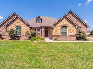 915 Jay Bird Ln, Springtown, TX 76082