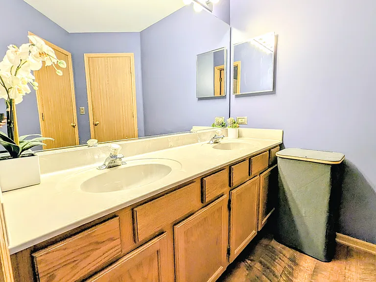S Pembroke Dr — Photo 17