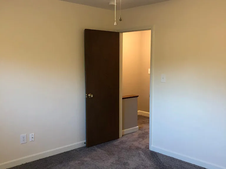 2255 W Clemmonsville Rd — Photo 16