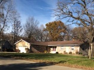 737 Santa Fe Dr, Freeport, IL 61032