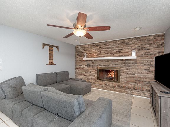 4th image of 2042 W Prairie Cir