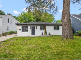 14370 Pearl St, Southgate, MI 48195