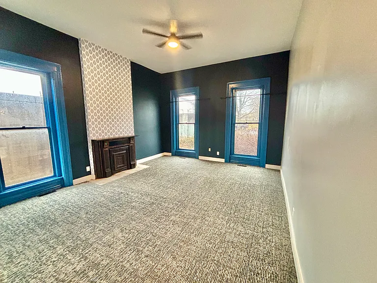 1027 Franklin St — Photo 6