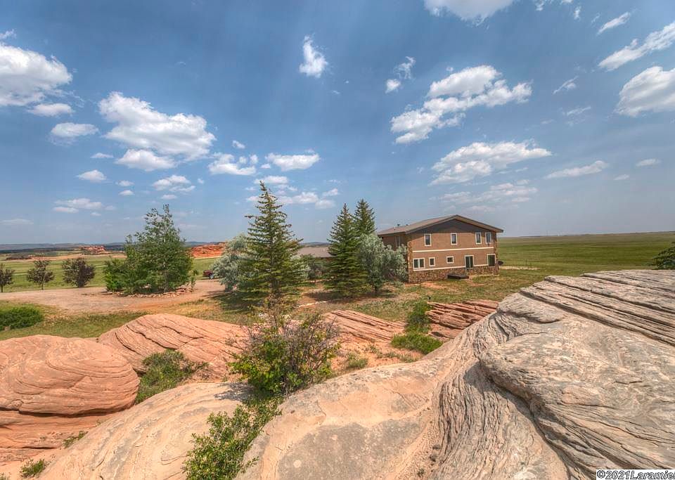 1st image of 14 Arrowhead Dr