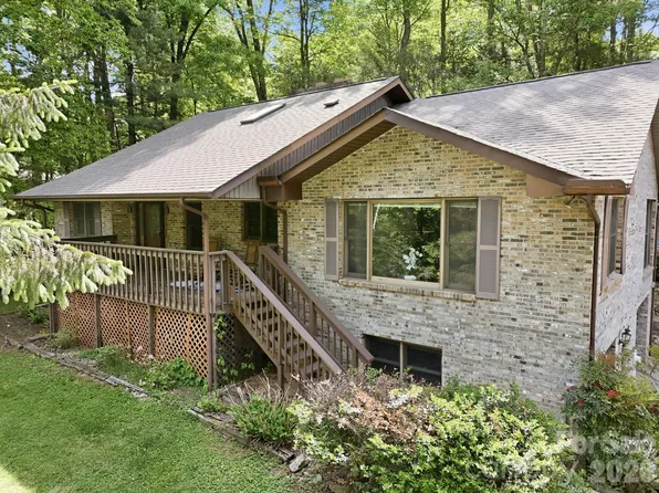 1 Mountain Heritage Pl, Candler, NC 28715