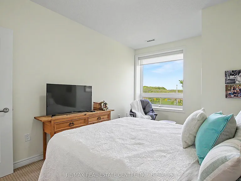 33 Whitmer St #418 — Photo 15