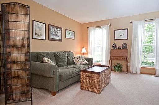5th image of 7900 Foxfield Dr NE