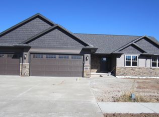 2218 Rowling Rd, De Pere, WI 54115