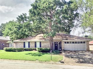 2210 Dartmouth Dr, Arlington, TX 76015
