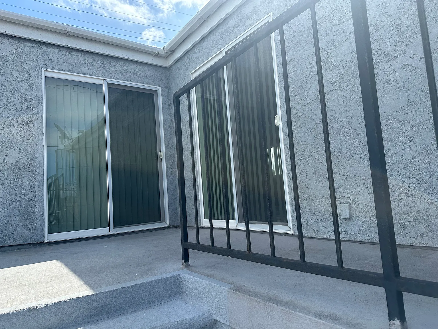 2 bed, 1000 sqft, $2,385 — Photo 2